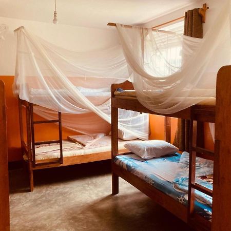 Yes Hostel Fort Portal Exterior photo